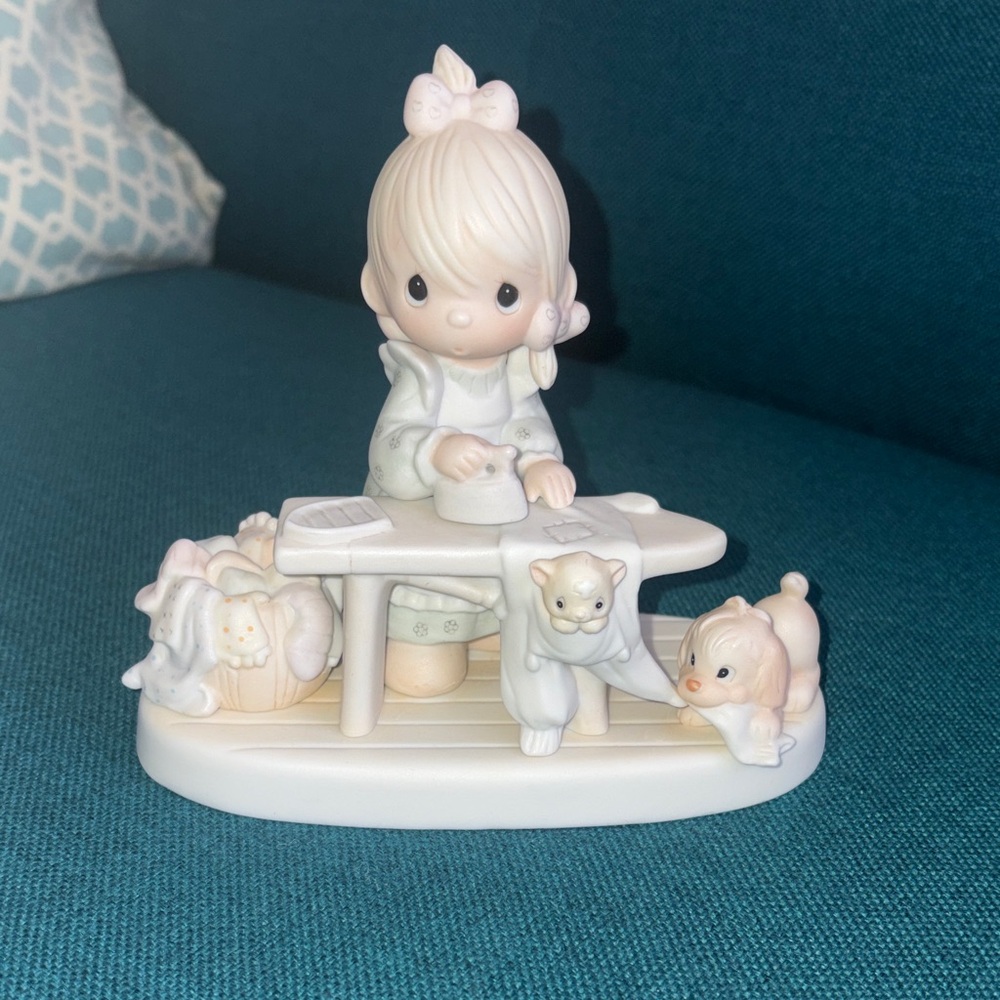 “Press On” vintage Precious moments figurine E-9265 1982